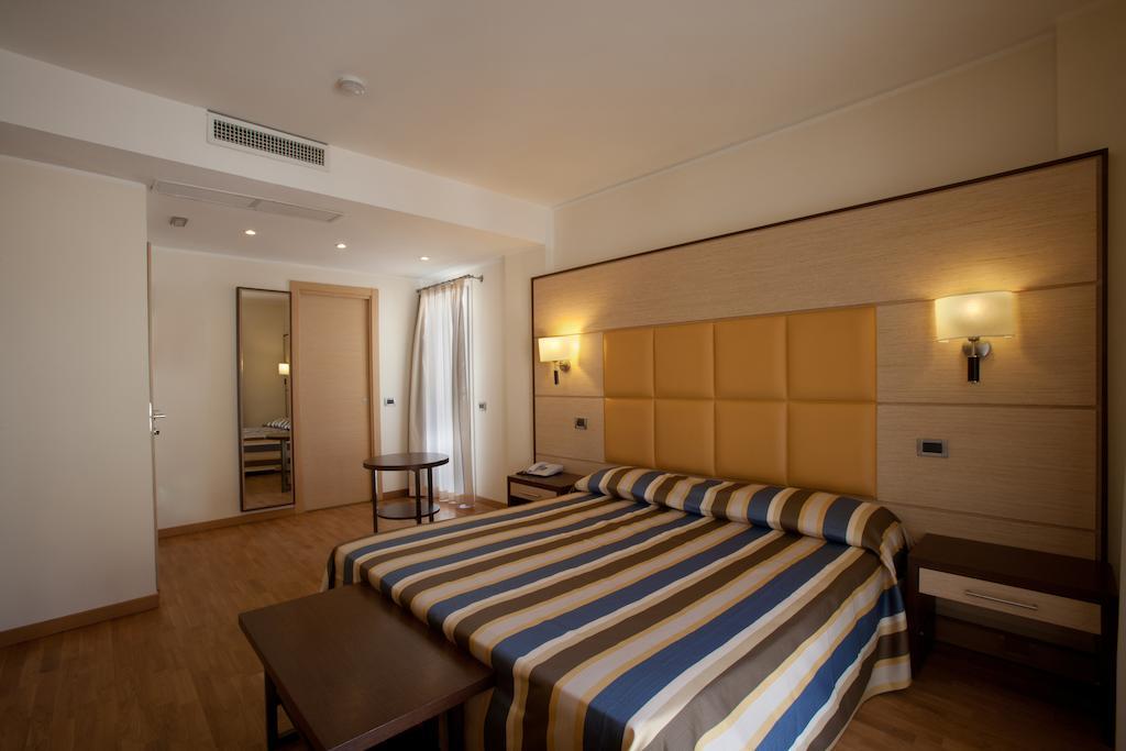 Virgilio Grand Hotel Sperlonga Exterior foto