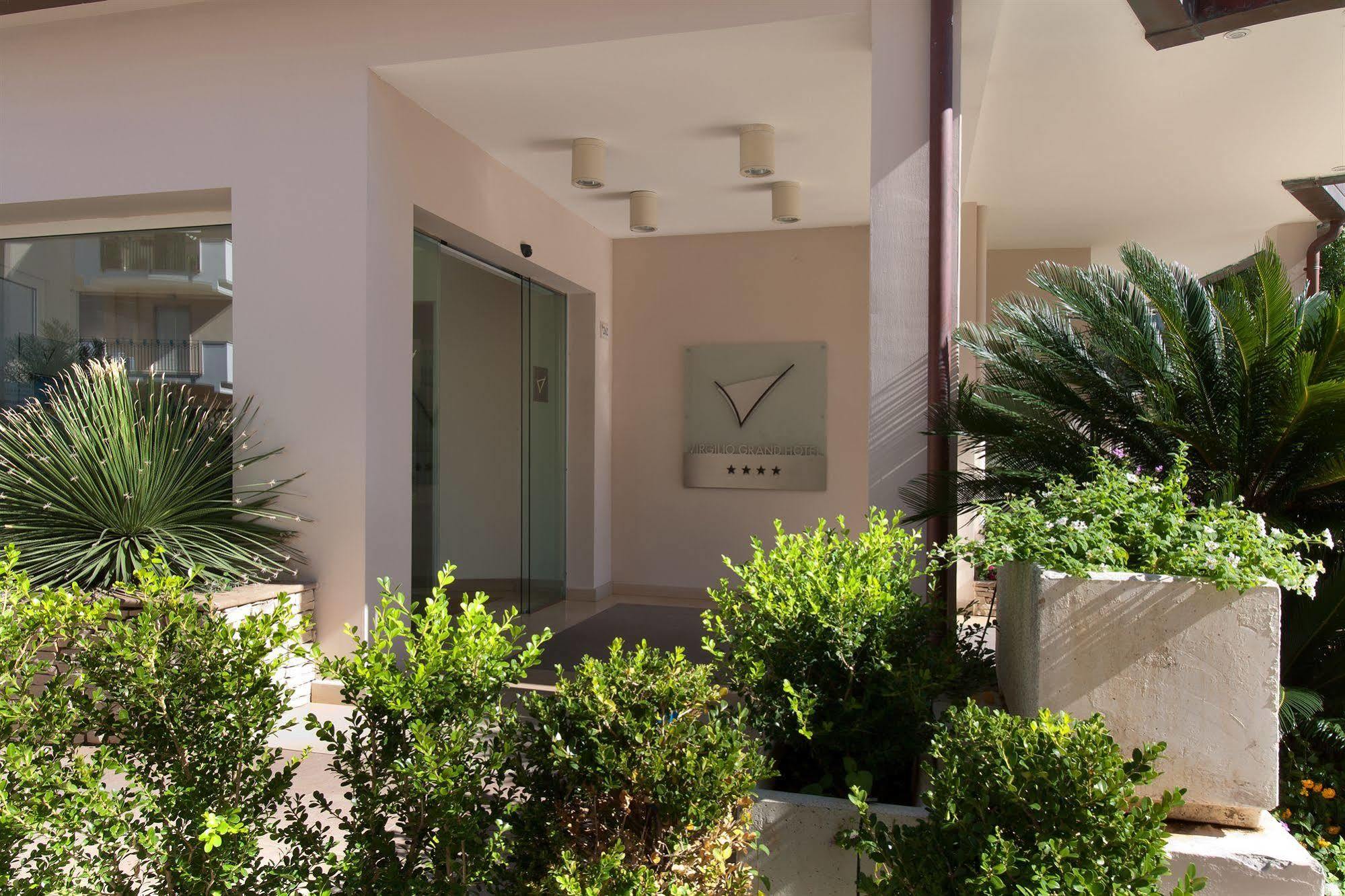Virgilio Grand Hotel Sperlonga Exterior foto